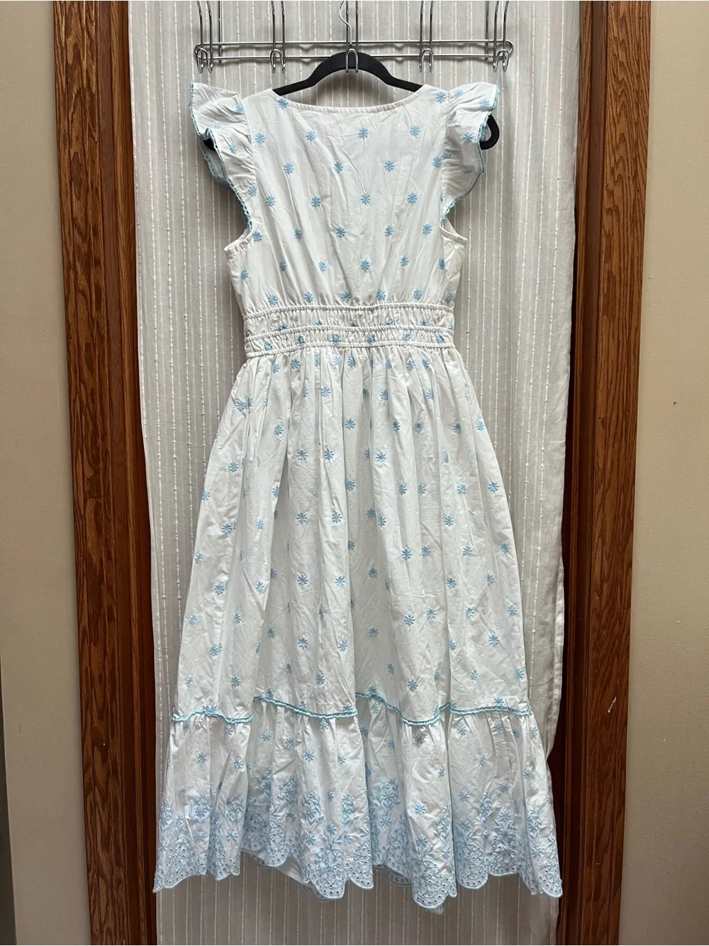 NWT Rachel Zoe White Blue Floral Embroidered Maxi Dress size 4 Smocked - Picture 3 of 9